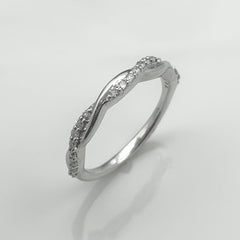 14k Twisted Wedding Band w/ .20 Ct Diamonds