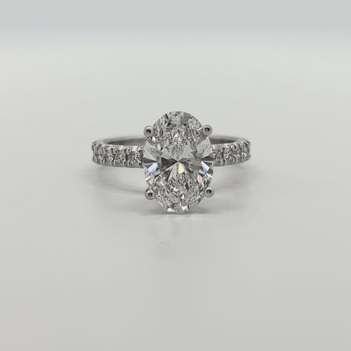 3.05 OVAL PLATINUM ENG RING